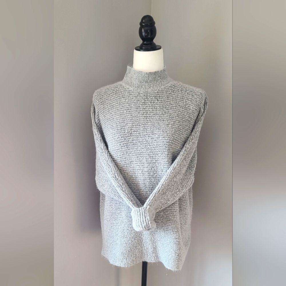 Belle cozy grey sweater